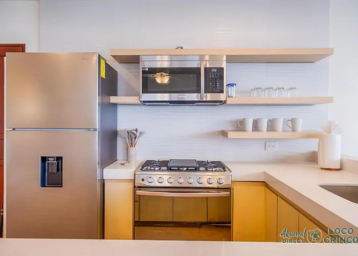 Luna Azul 8: Beachfront Paradise In